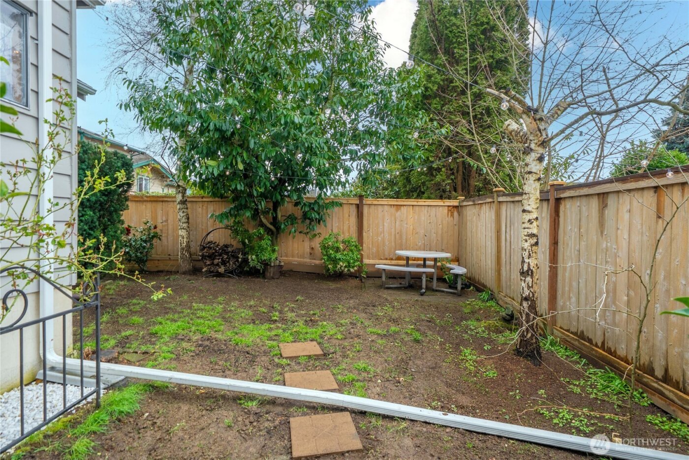 2520 Locust Avenue W, University Place, WA 98466