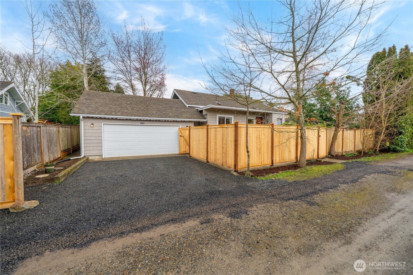 2520 Locust Avenue W, University Place, WA 98466