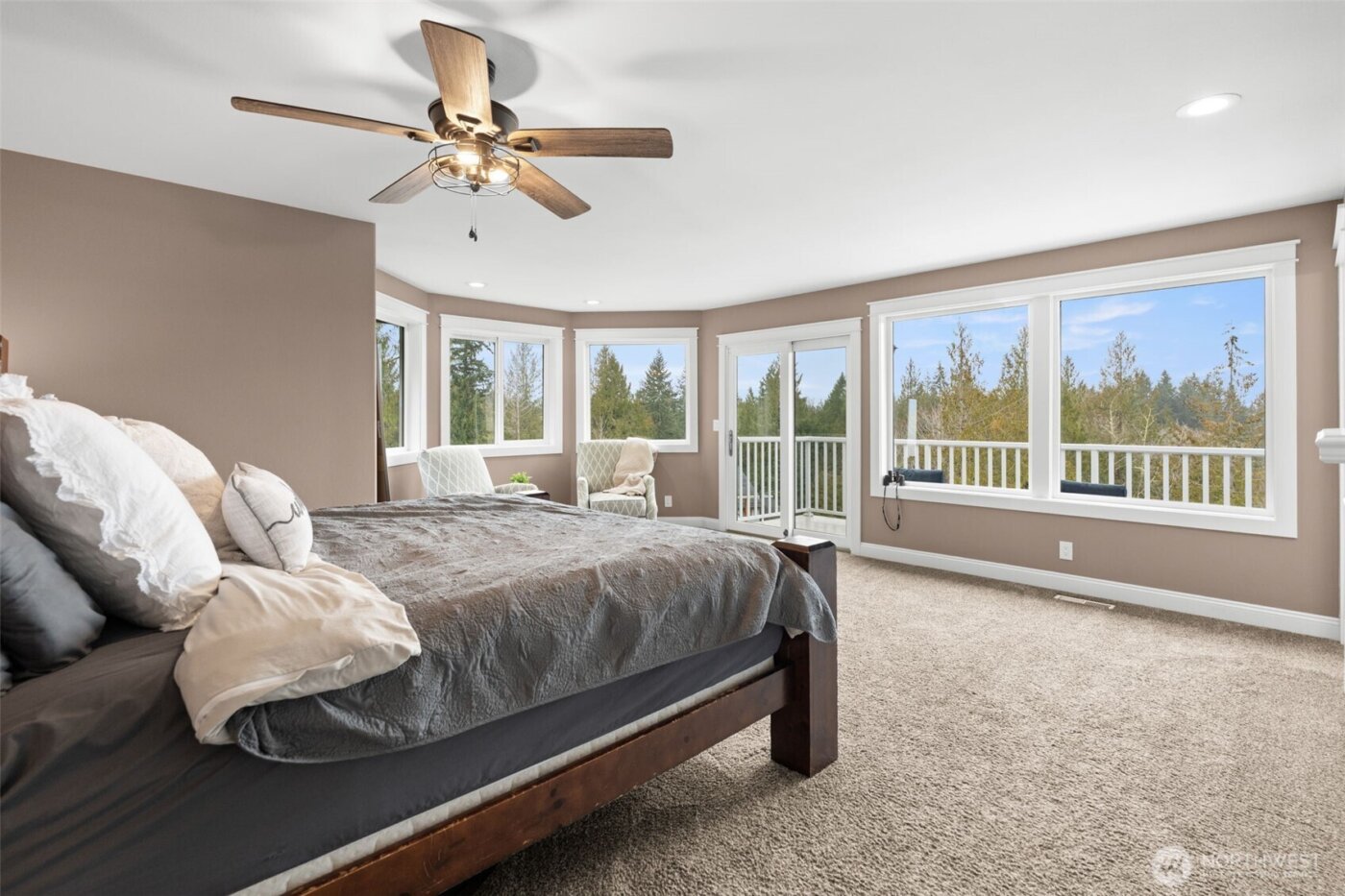 9916 NW Dishman Road , Bremerton, WA 98312