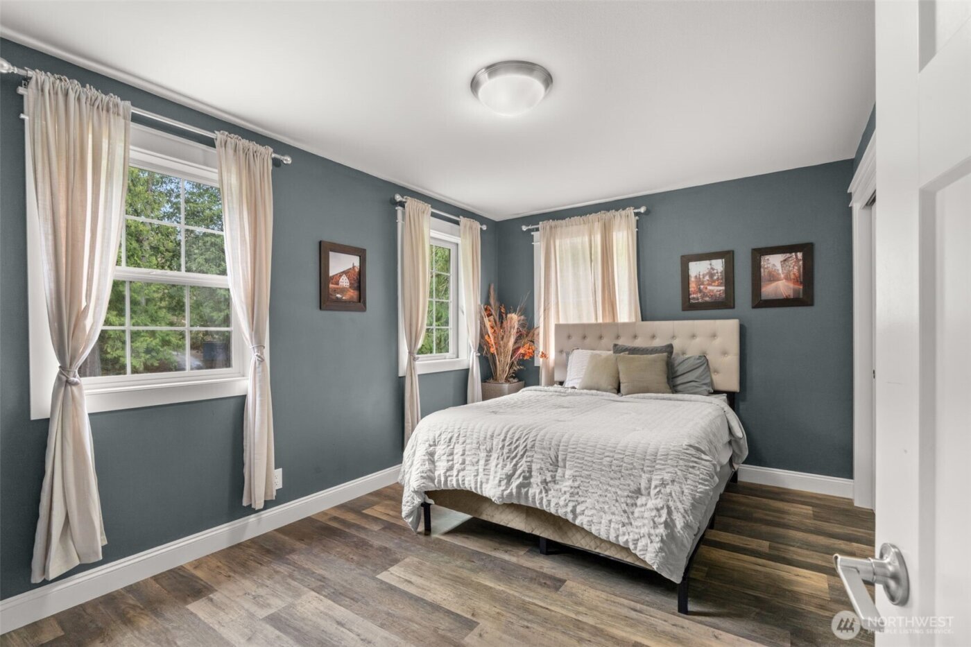 9916 NW Dishman Road , Bremerton, WA 98312