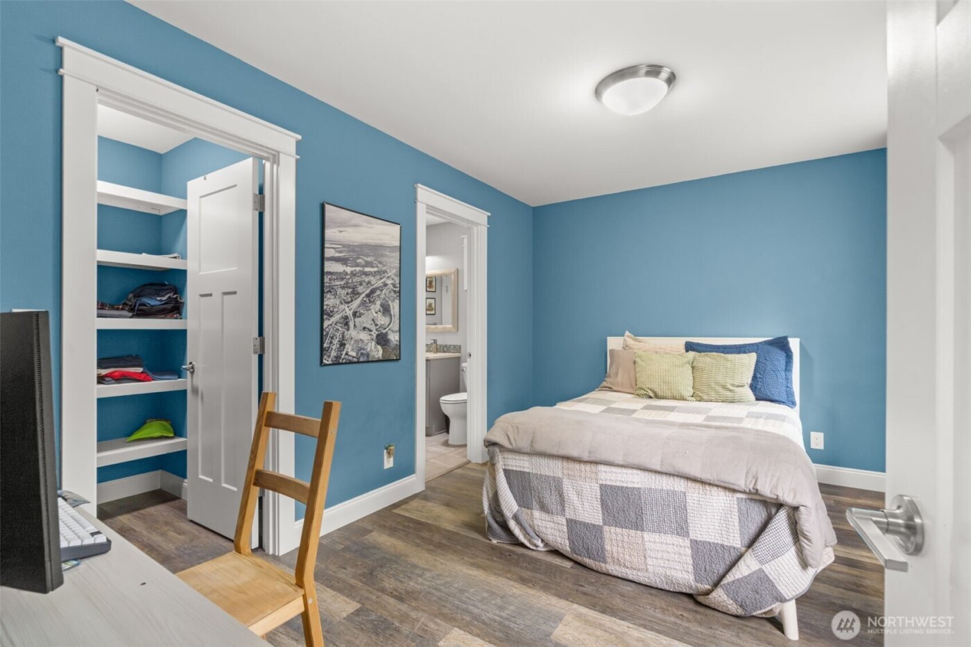 9916 NW Dishman Road , Bremerton, WA 98312