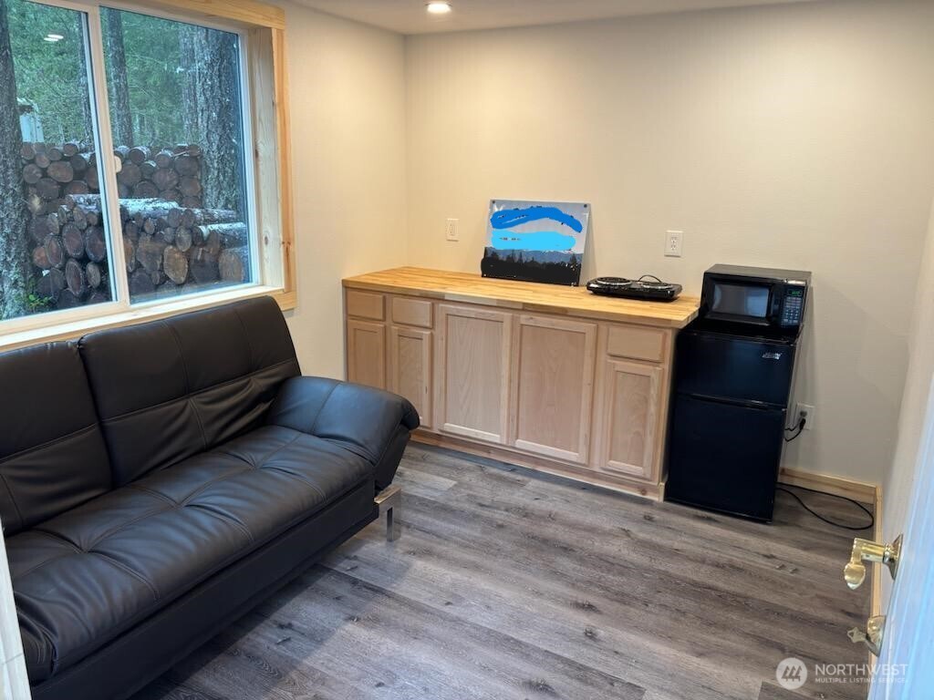 131 N Buckhorn Way , Hoodsport, WA 98548