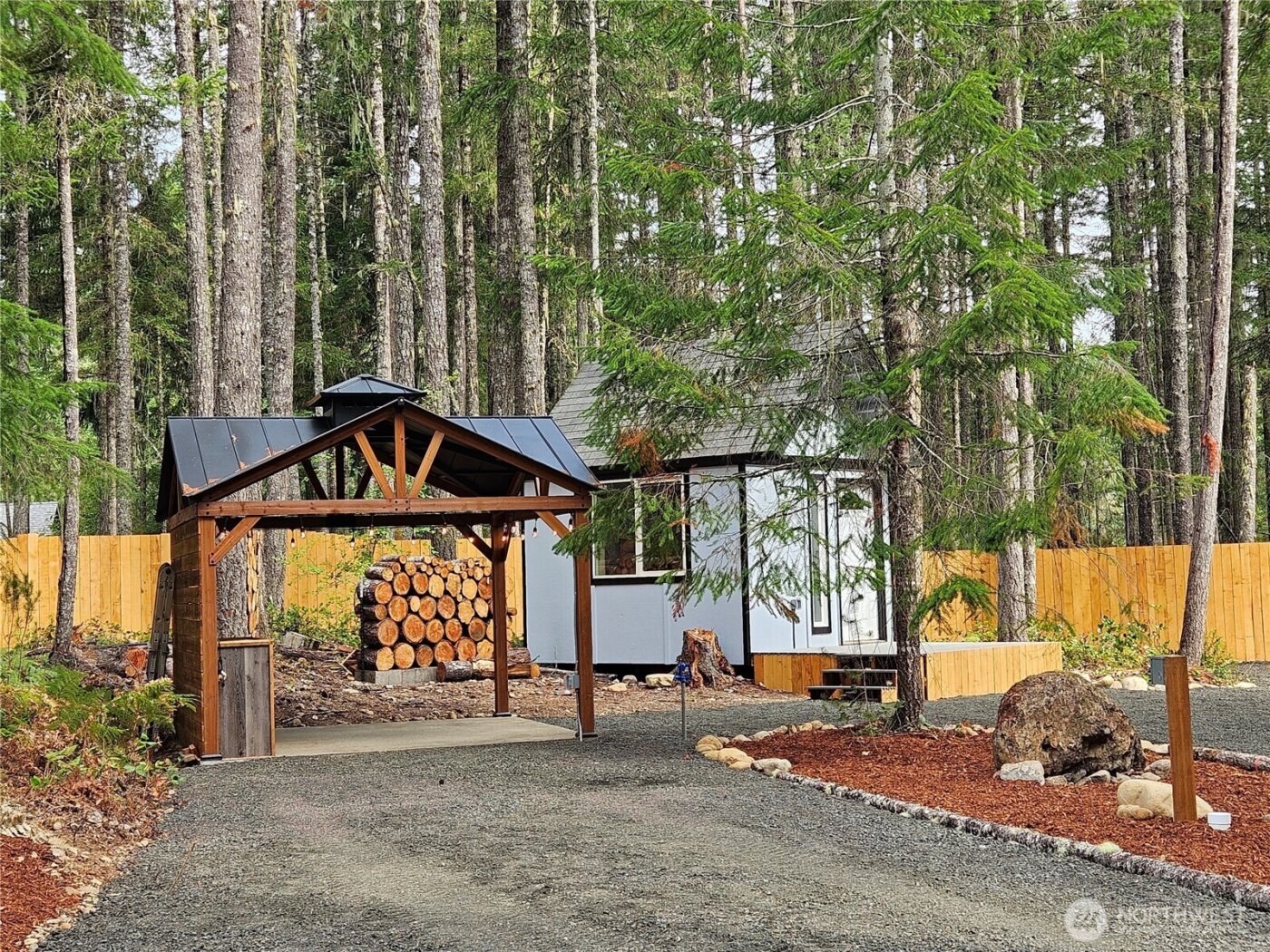 131 N Buckhorn Way , Hoodsport, WA 98548