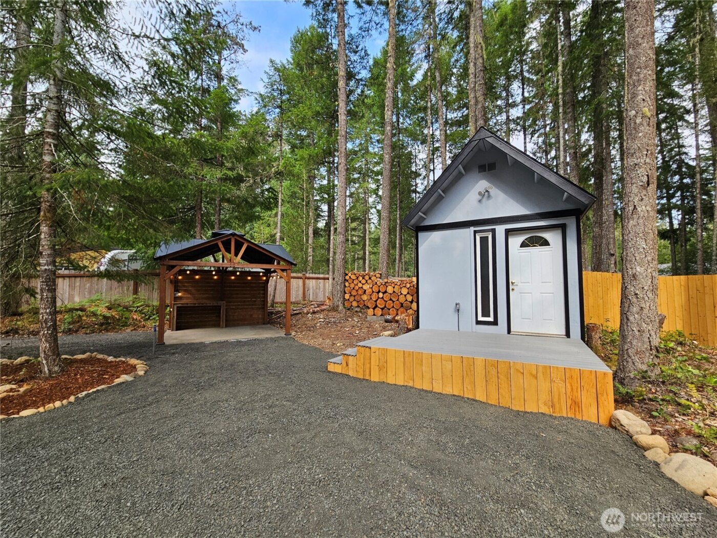 131 N Buckhorn Way , Hoodsport, WA 98548