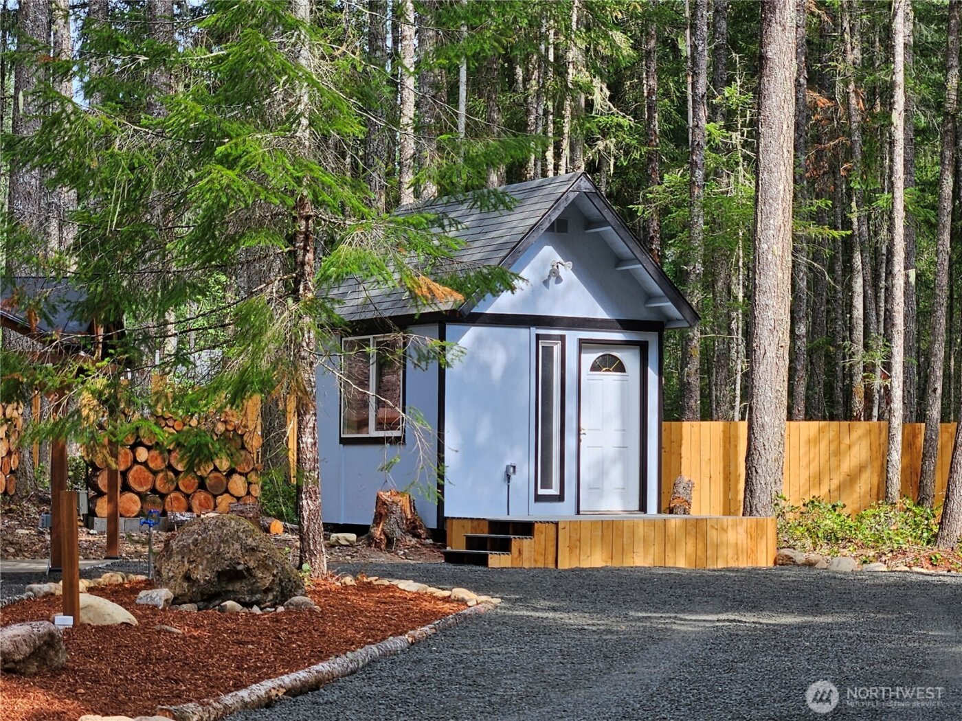 131 N Buckhorn Way , Hoodsport, WA 98548