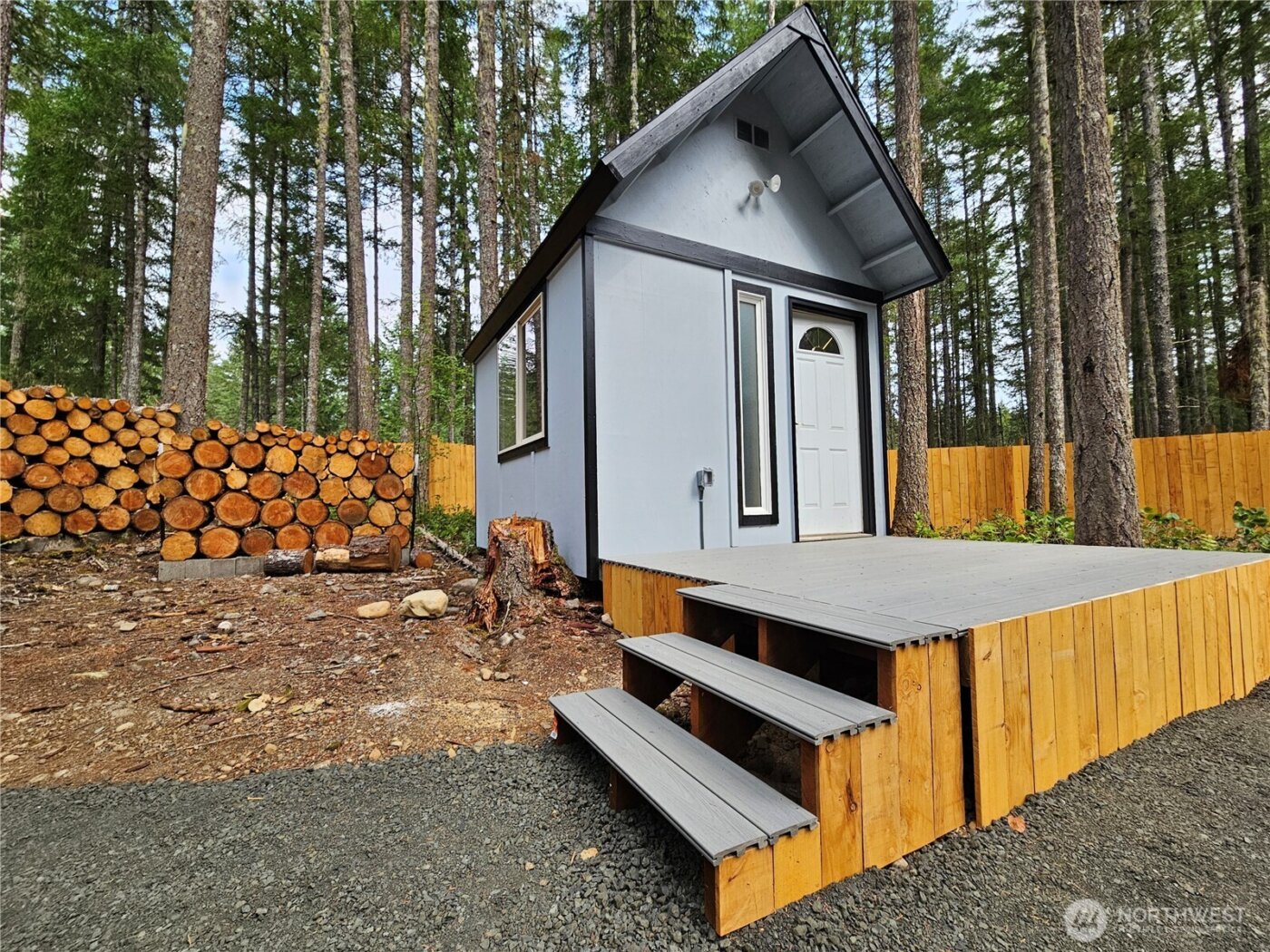 131 N Buckhorn Way , Hoodsport, WA 98548