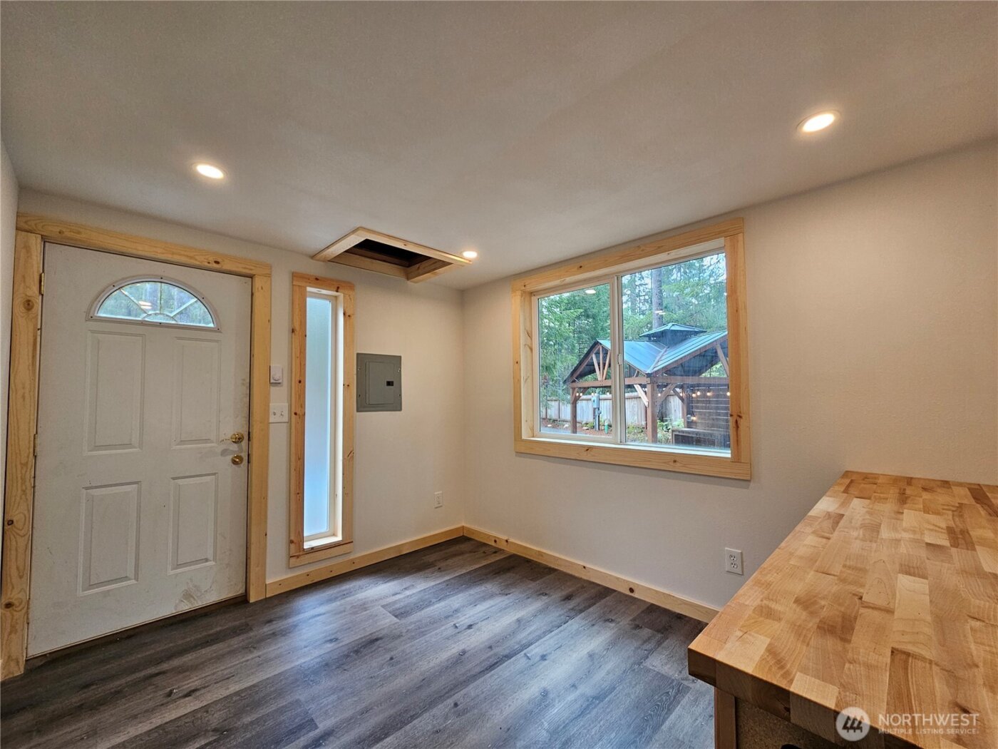 131 N Buckhorn Way , Hoodsport, WA 98548