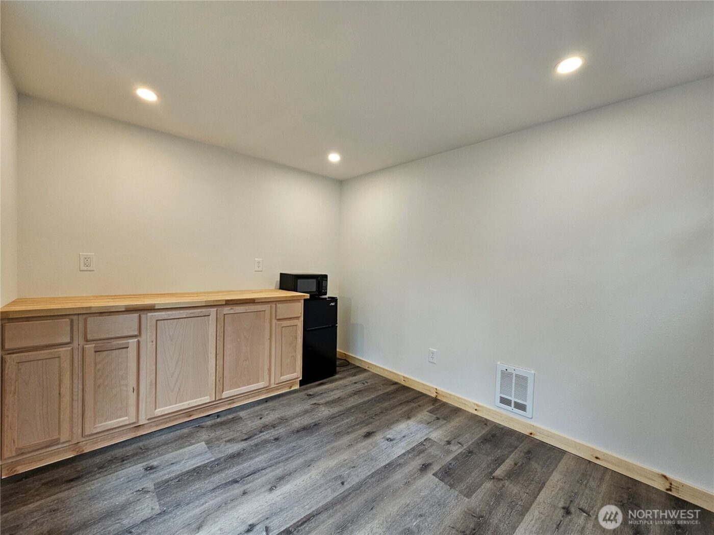 131 N Buckhorn Way , Hoodsport, WA 98548