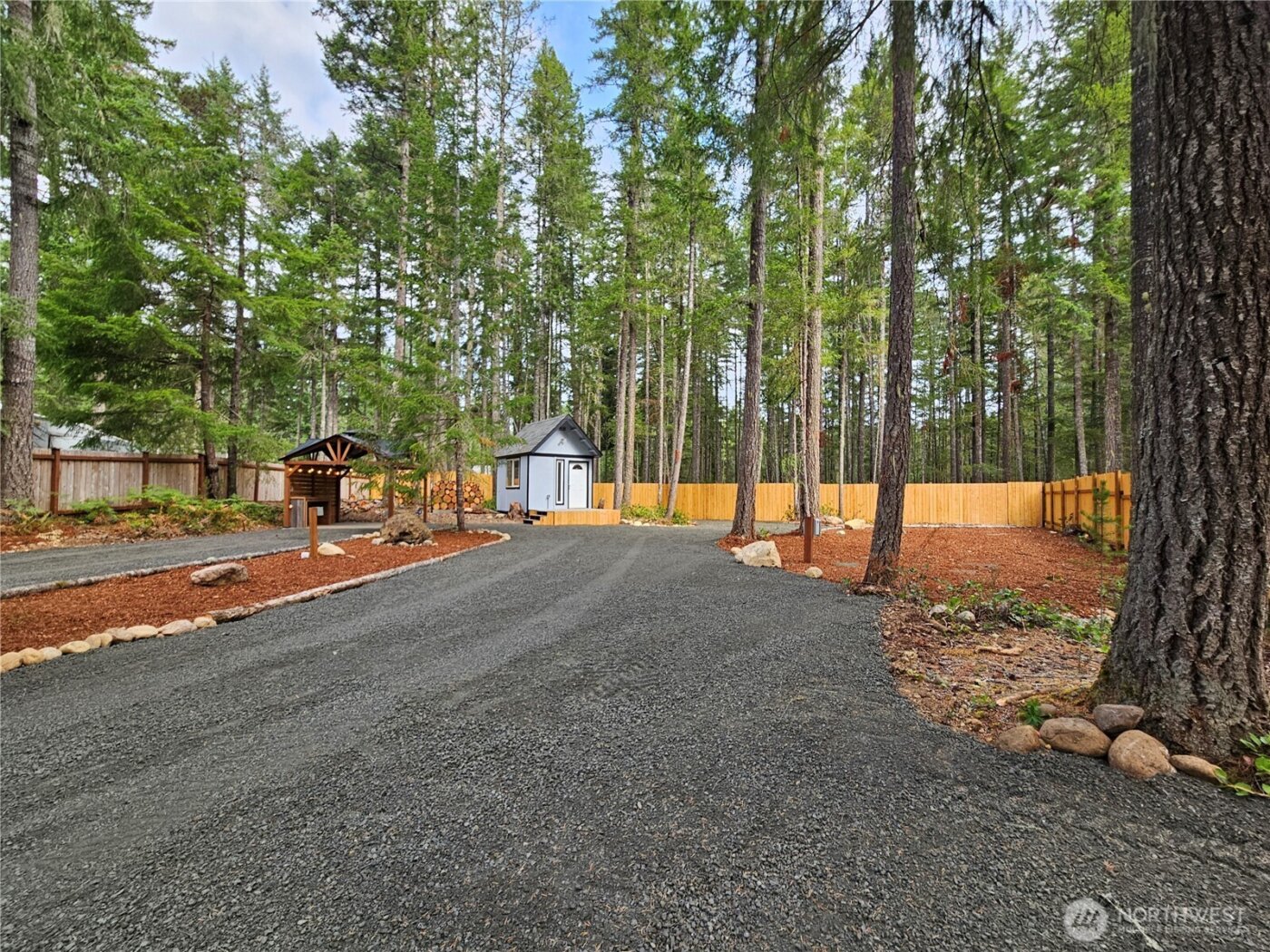 131 N Buckhorn Way , Hoodsport, WA 98548