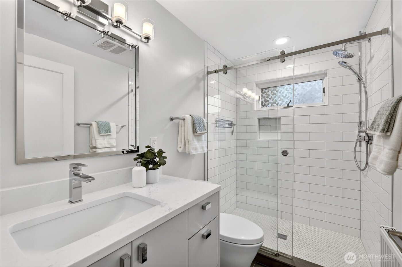 3439 42nd Avenue W, Seattle, WA 98199