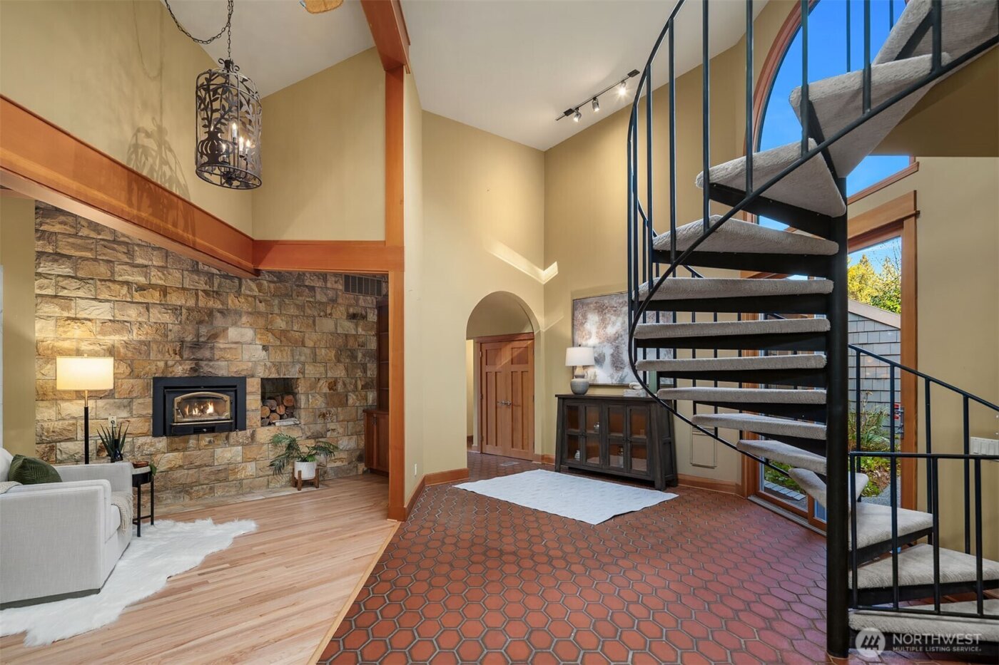 7816 NE 32nd Street , Medina, WA 98039