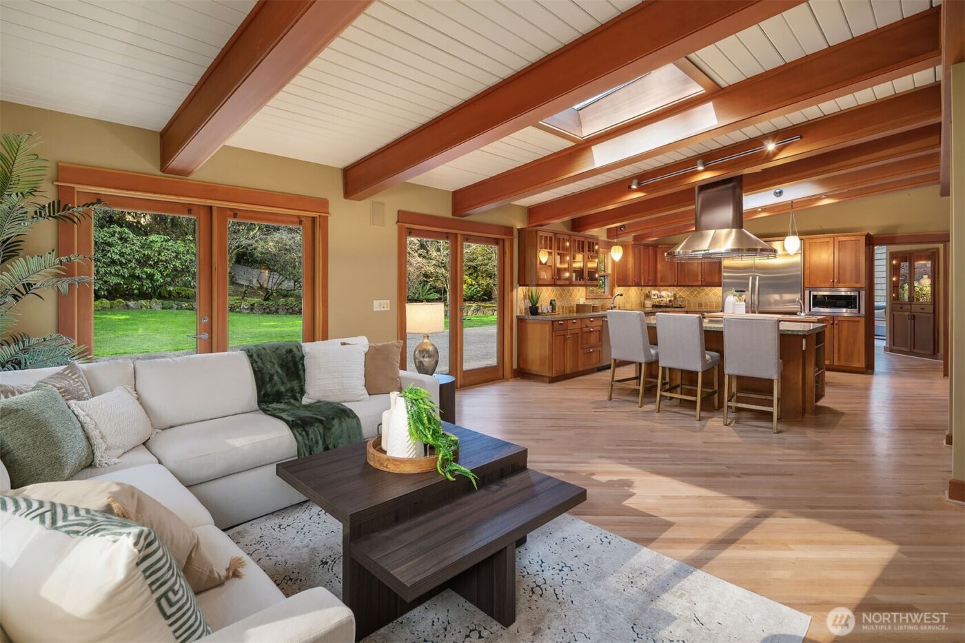 7816 NE 32nd Street , Medina, WA 98039