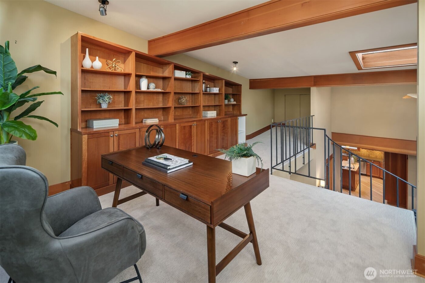 7816 NE 32nd Street , Medina, WA 98039