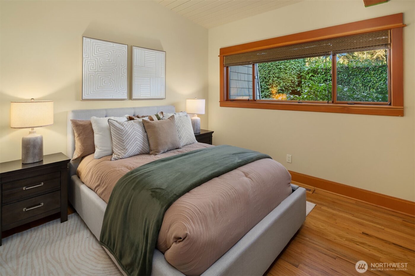 7816 NE 32nd Street , Medina, WA 98039