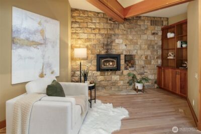 7816 NE 32nd Street , Medina, WA 98039 - Photo 7