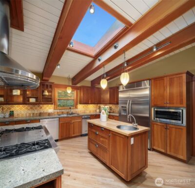 7816 NE 32nd Street , Medina, WA 98039 - Photo 10