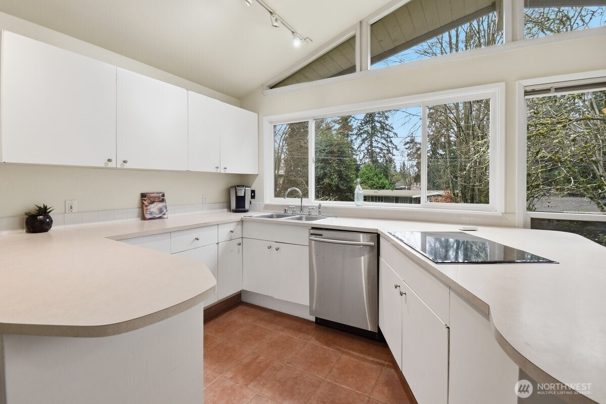 6505 182nd Place SW, Lynnwood, WA 98037