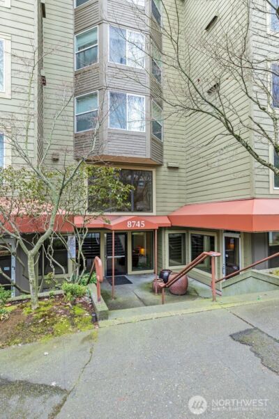 8745 Greenwood Avenue N #314, Seattle, WA 98103 - Photo 2