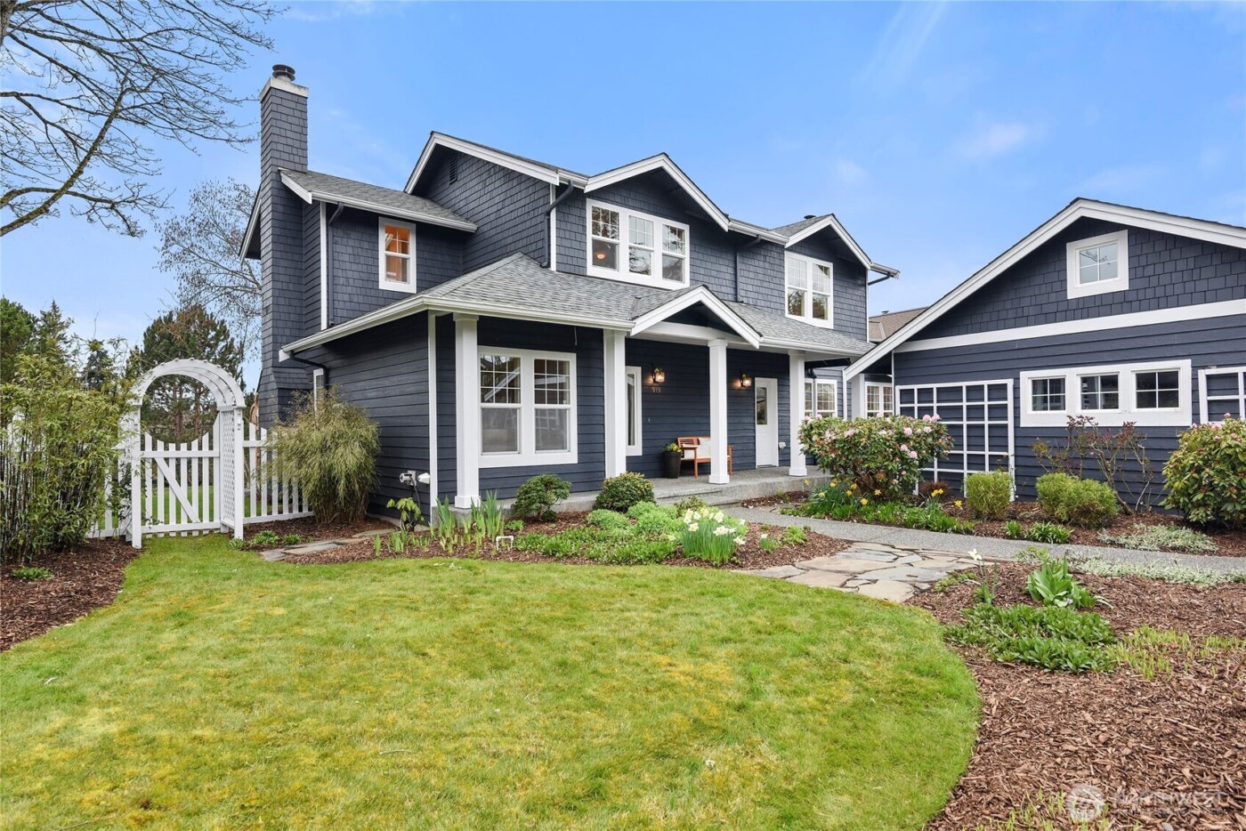 919 Cherry Avenue NE, Bainbridge Island, WA 98110
