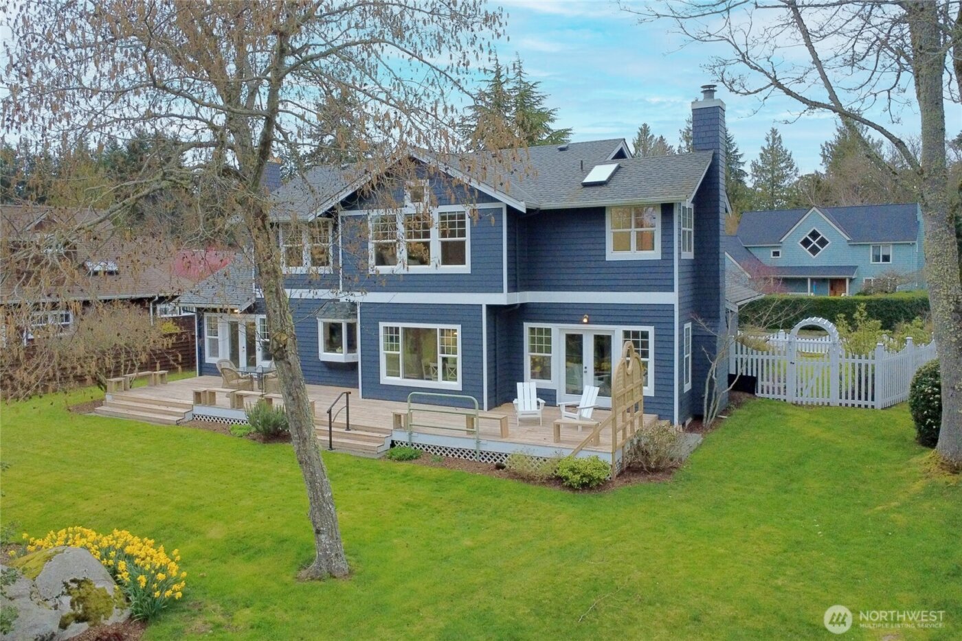 919 Cherry Avenue NE, Bainbridge Island, WA 98110