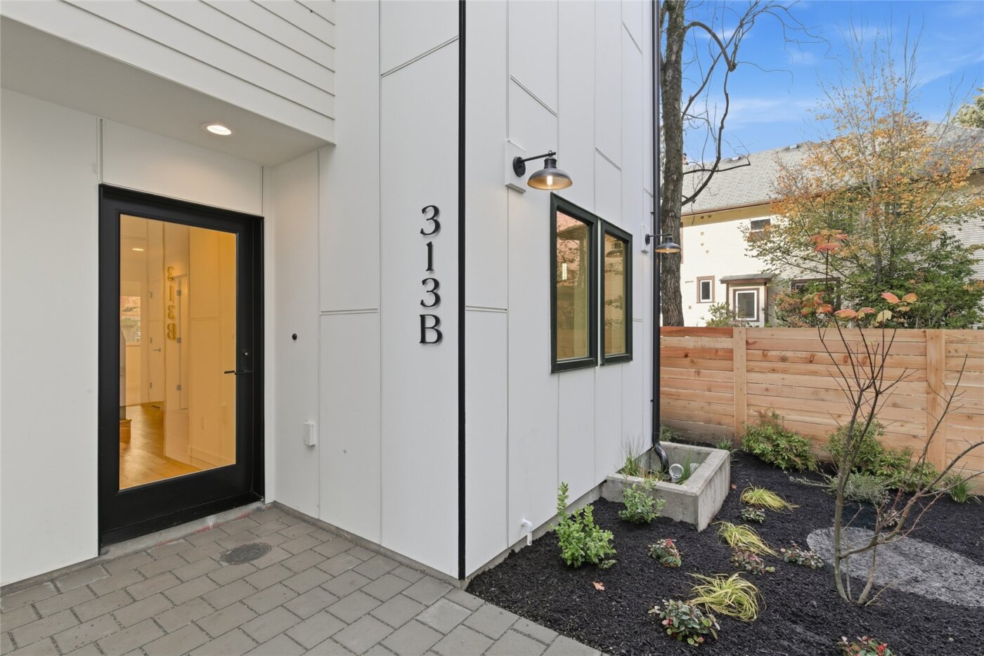 313 17th Avenue E, Seattle, WA 98112