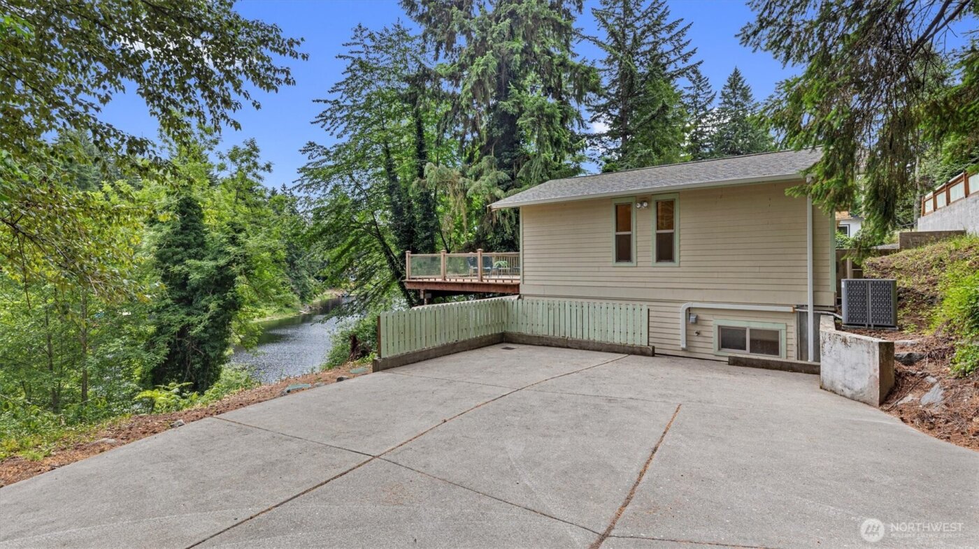 4120 Lake House Lane SE, Olympia, WA 98513