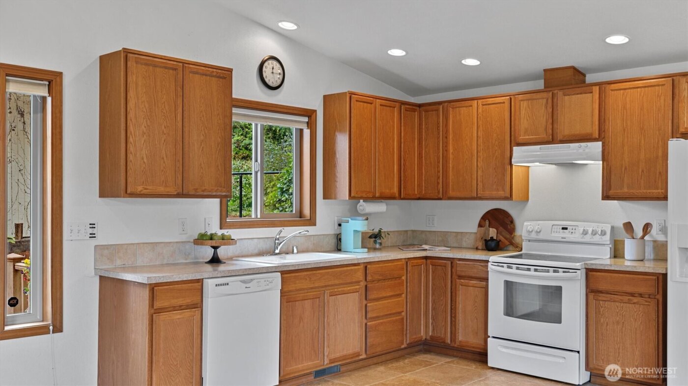 4120 Lake House Lane SE, Olympia, WA 98513