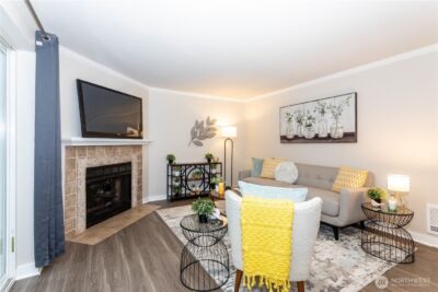 12040 100th Avenue NE #J102, Kirkland, WA 98034 - Photo 2