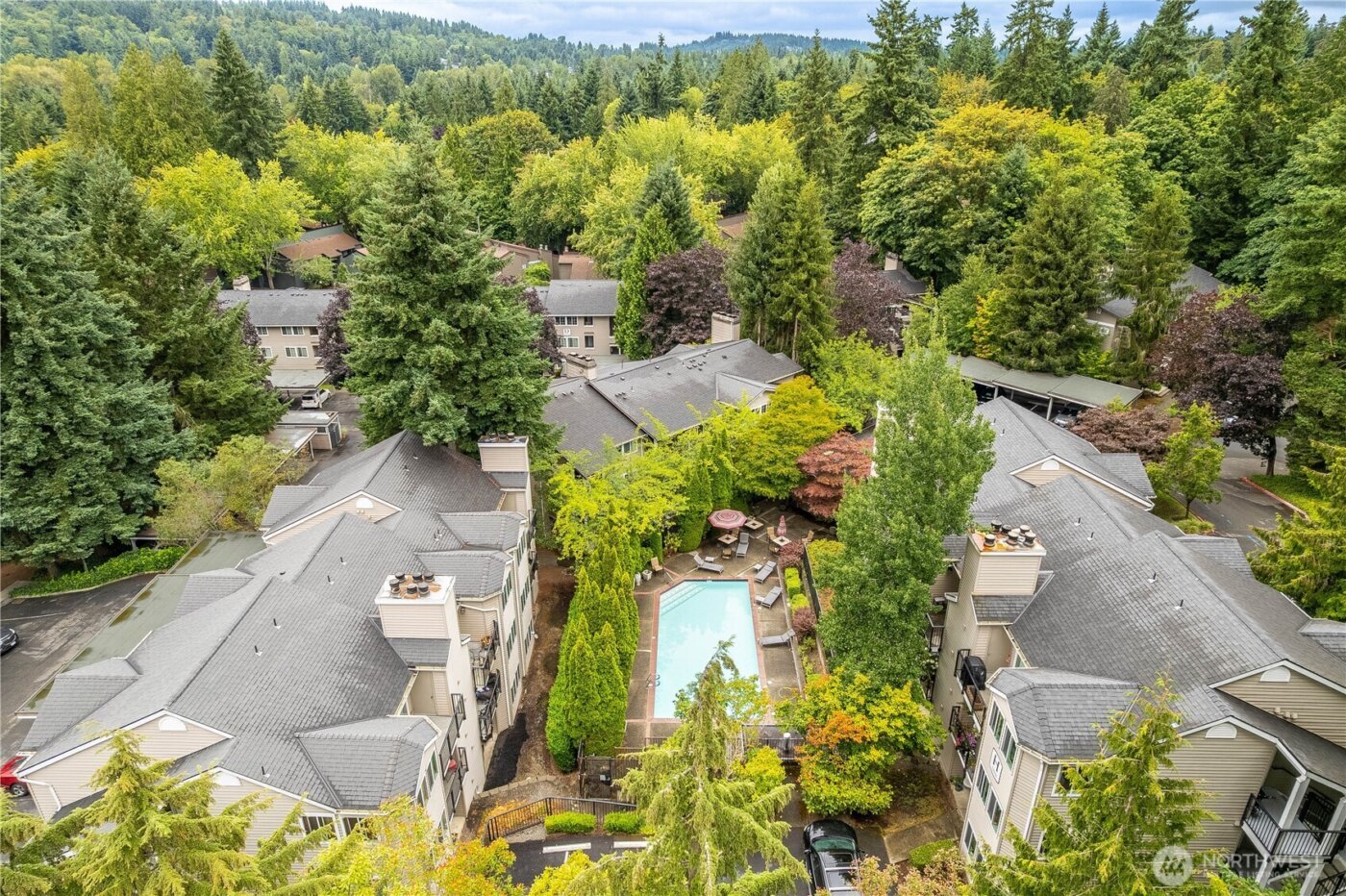 12040 100th Avenue NE #J102, Kirkland, WA 98034