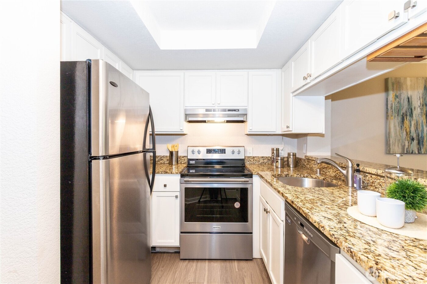 12040 100th Avenue NE #J102, Kirkland, WA 98034