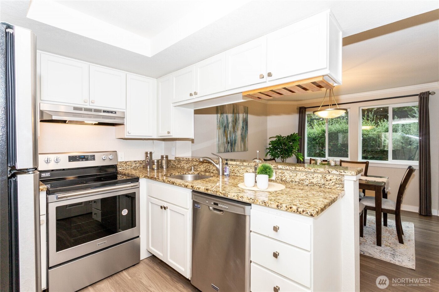 12040 100th Avenue NE #J102, Kirkland, WA 98034