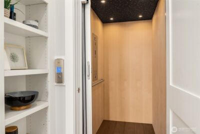 8004 Burke Avenue N, Seattle, WA 98103 - Photo 15