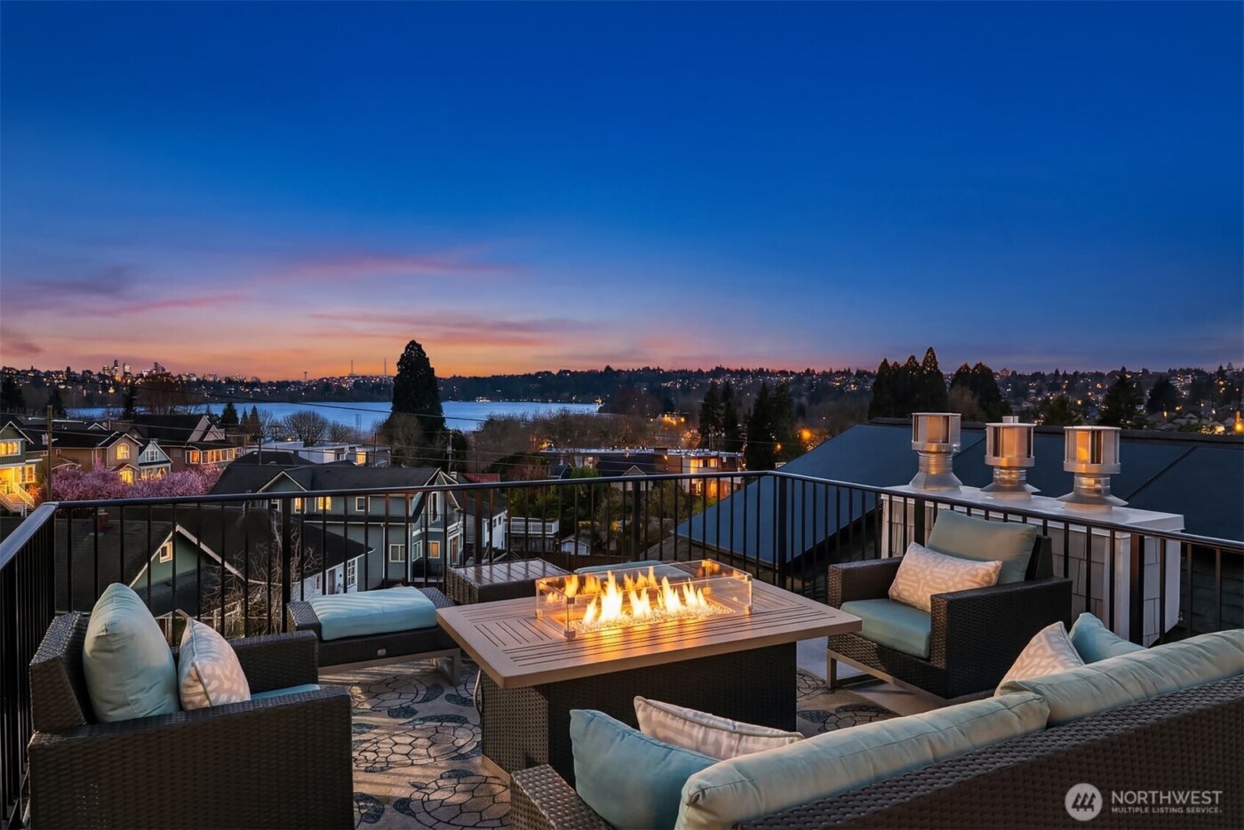 8004 Burke Avenue N, Seattle, WA 98103