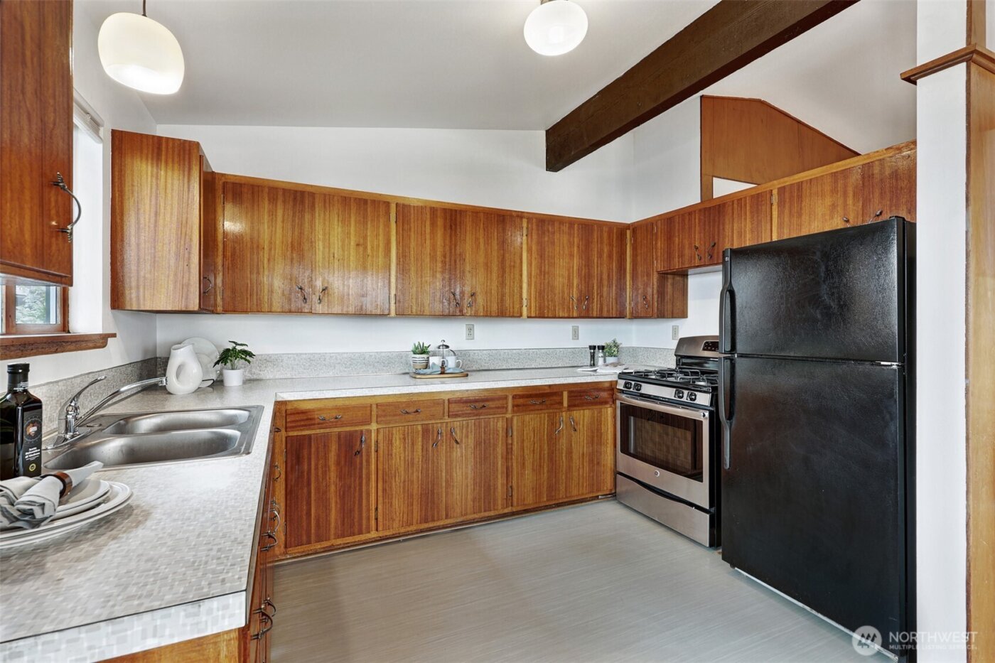 6317 Beach Drive SW, Seattle, WA 98136