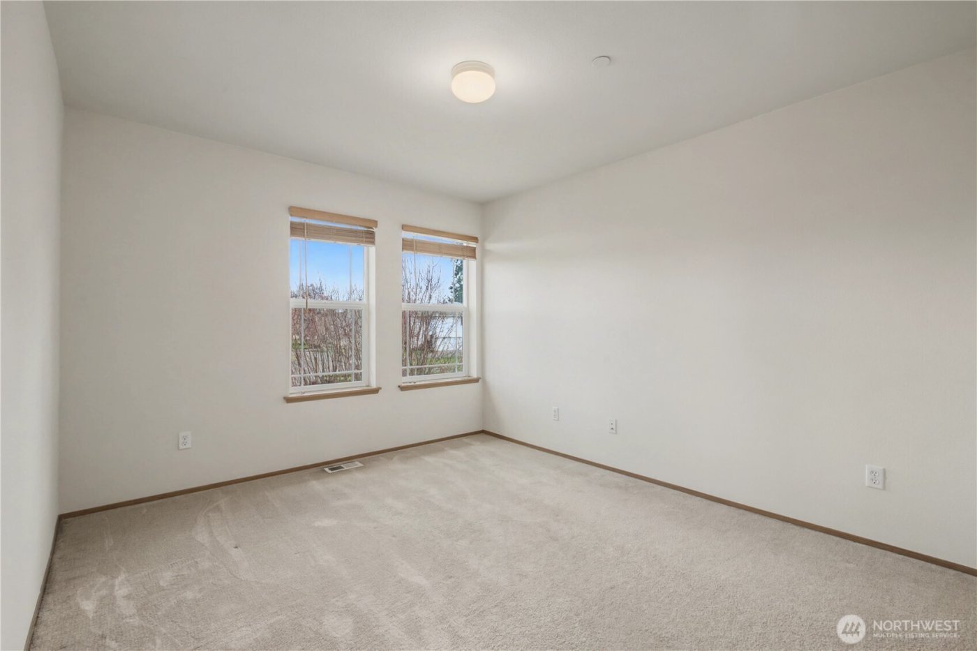 2261 Wallace Loop , Dupont, WA 98327