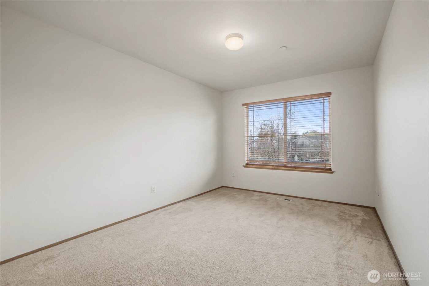 2261 Wallace Loop , Dupont, WA 98327