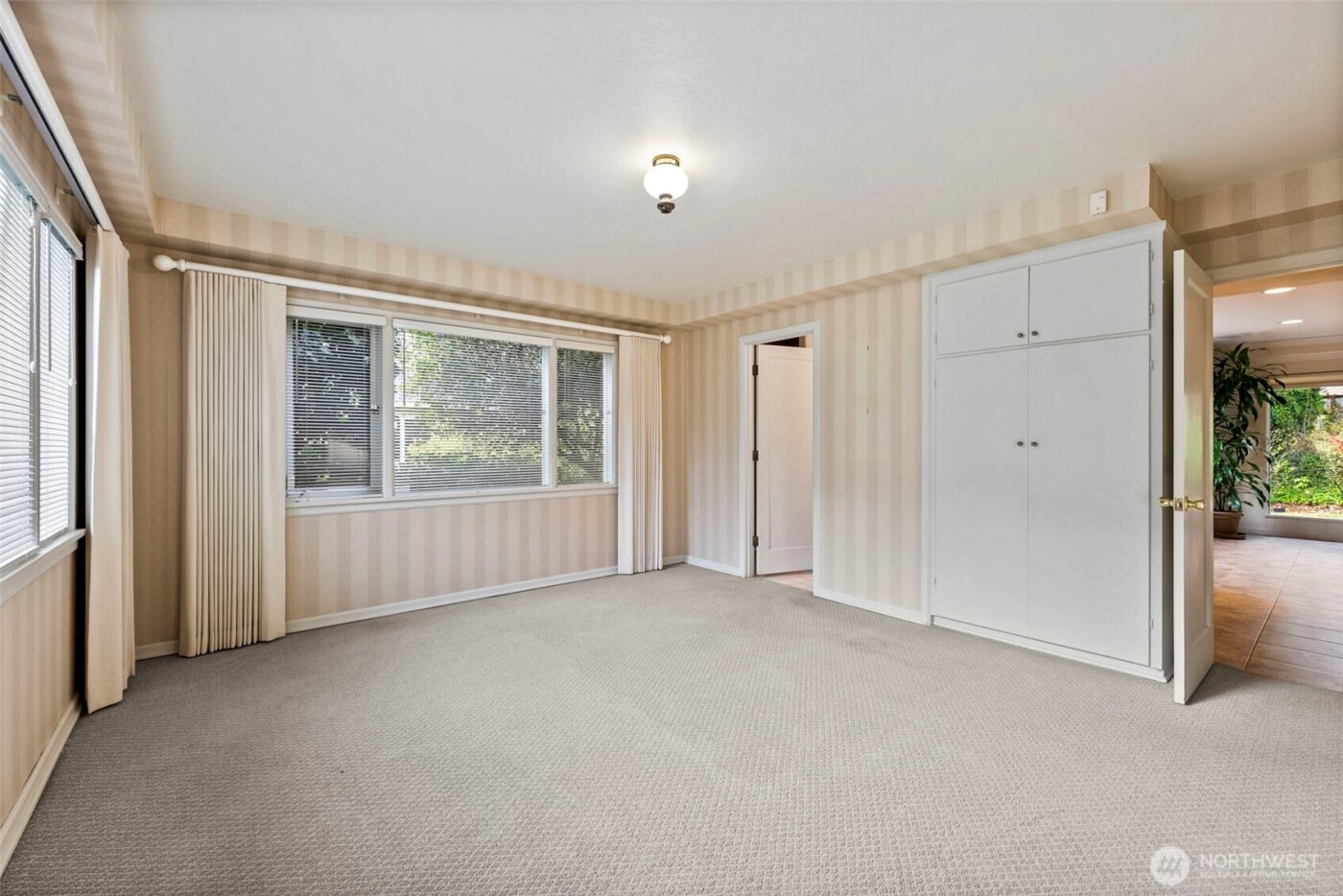 1 Forest Glen Lane SW, Lakewood, WA 98498-5306