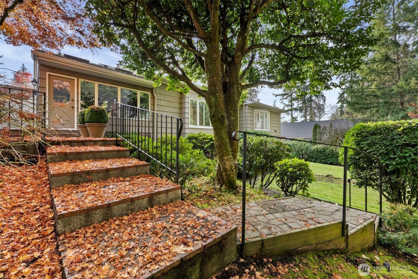 1 Forest Glen Lane SW, Lakewood, WA 98498-5306