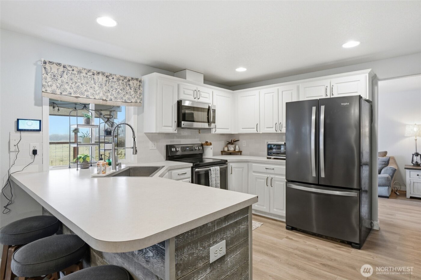 242 Adams Drive , Kelso, WA 98626