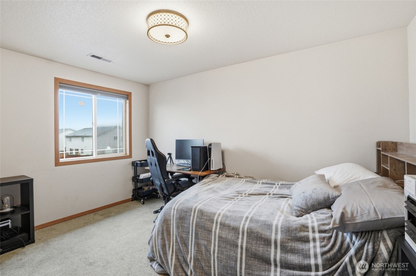 242 Adams Drive , Kelso, WA 98626