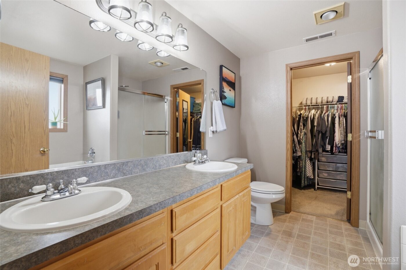 242 Adams Drive , Kelso, WA 98626