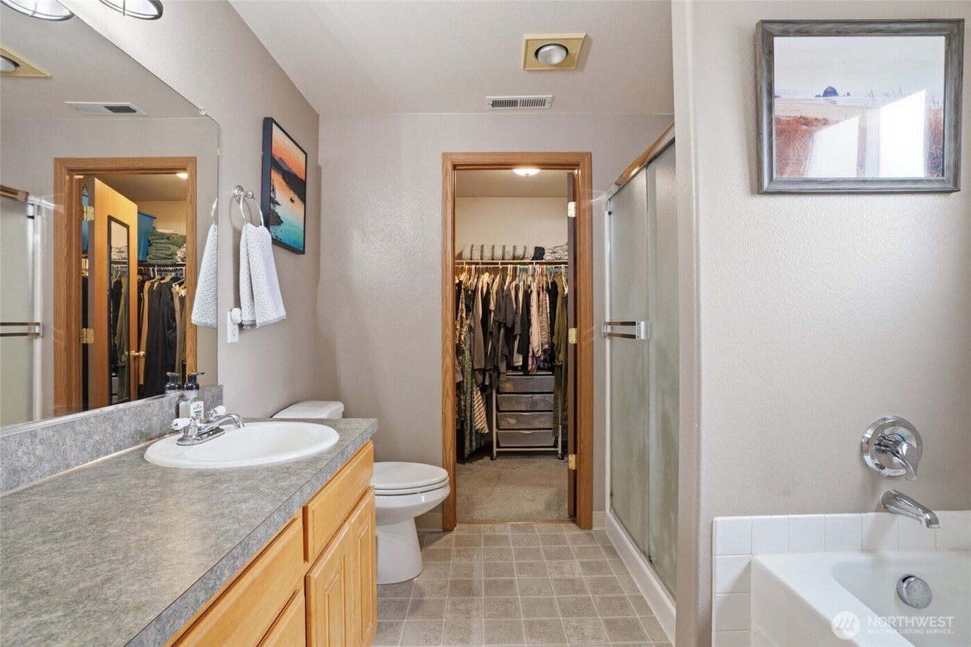 242 Adams Drive , Kelso, WA 98626