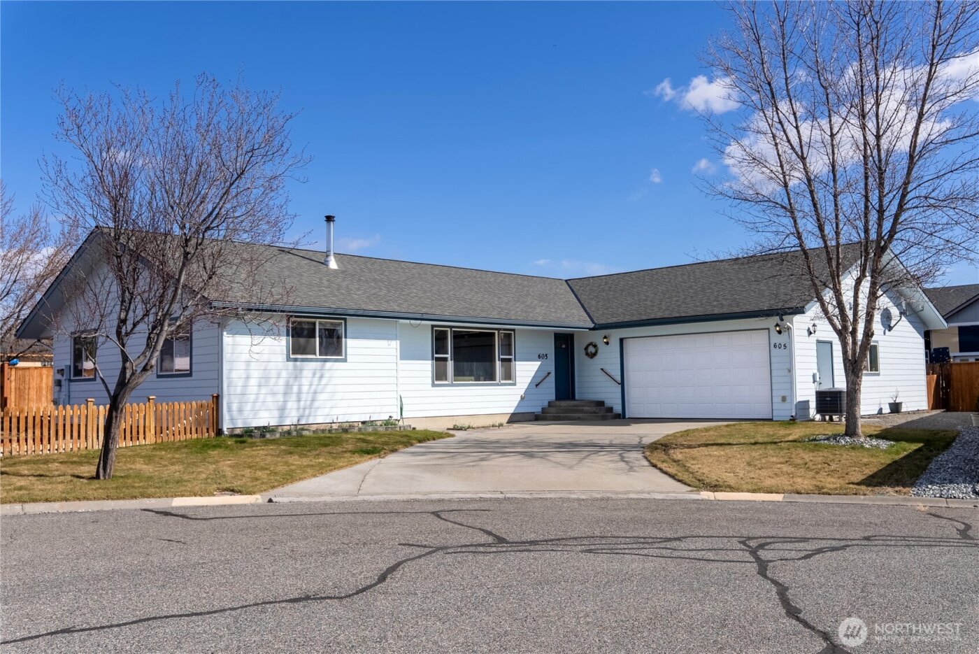 605 Pinyon Place , Omak, WA 98841
