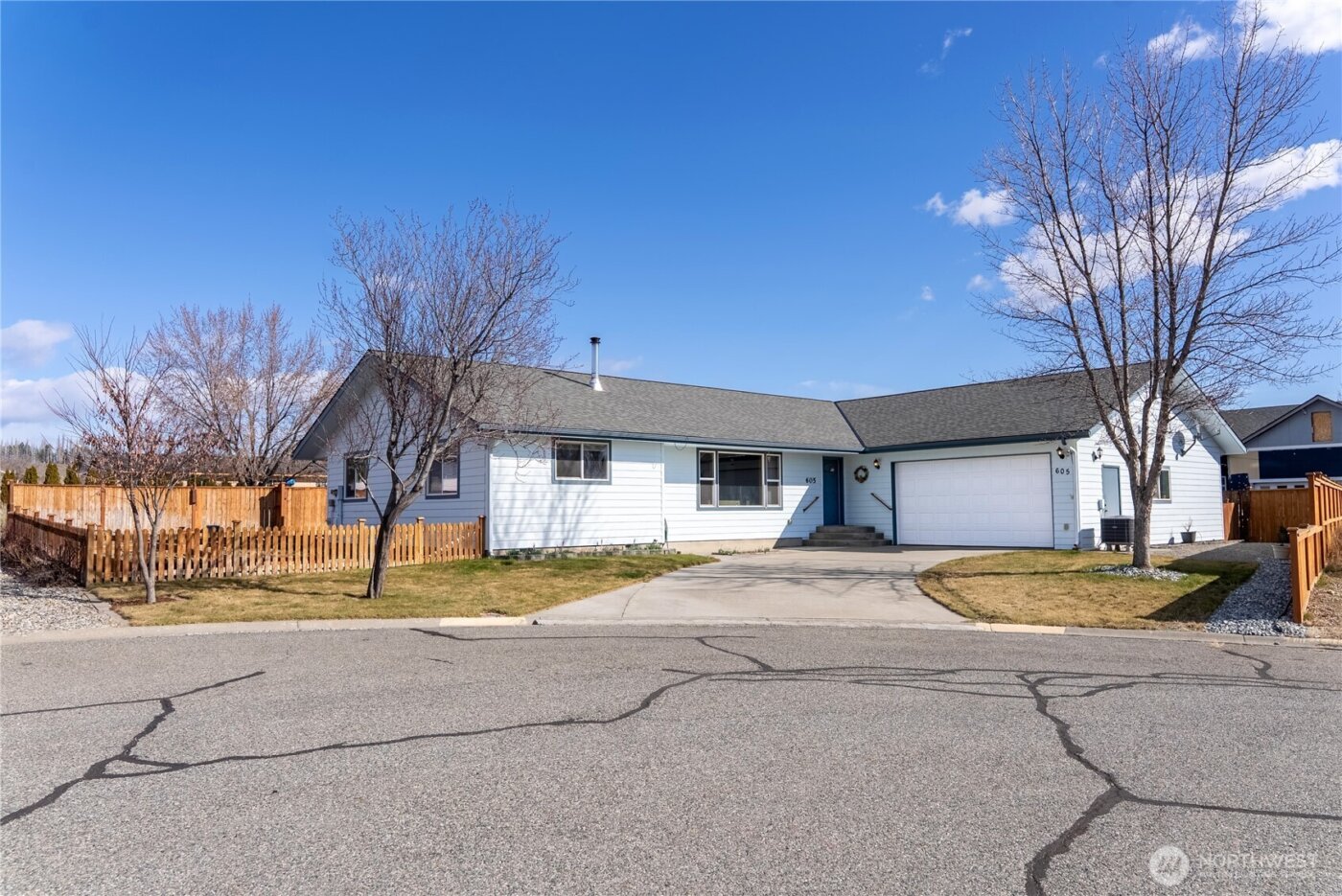 605 Pinyon Place , Omak, WA 98841