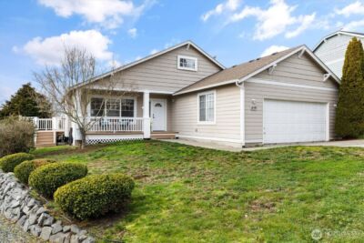1859 SW Sunnyside Avenue , Oak Harbor, WA 98277