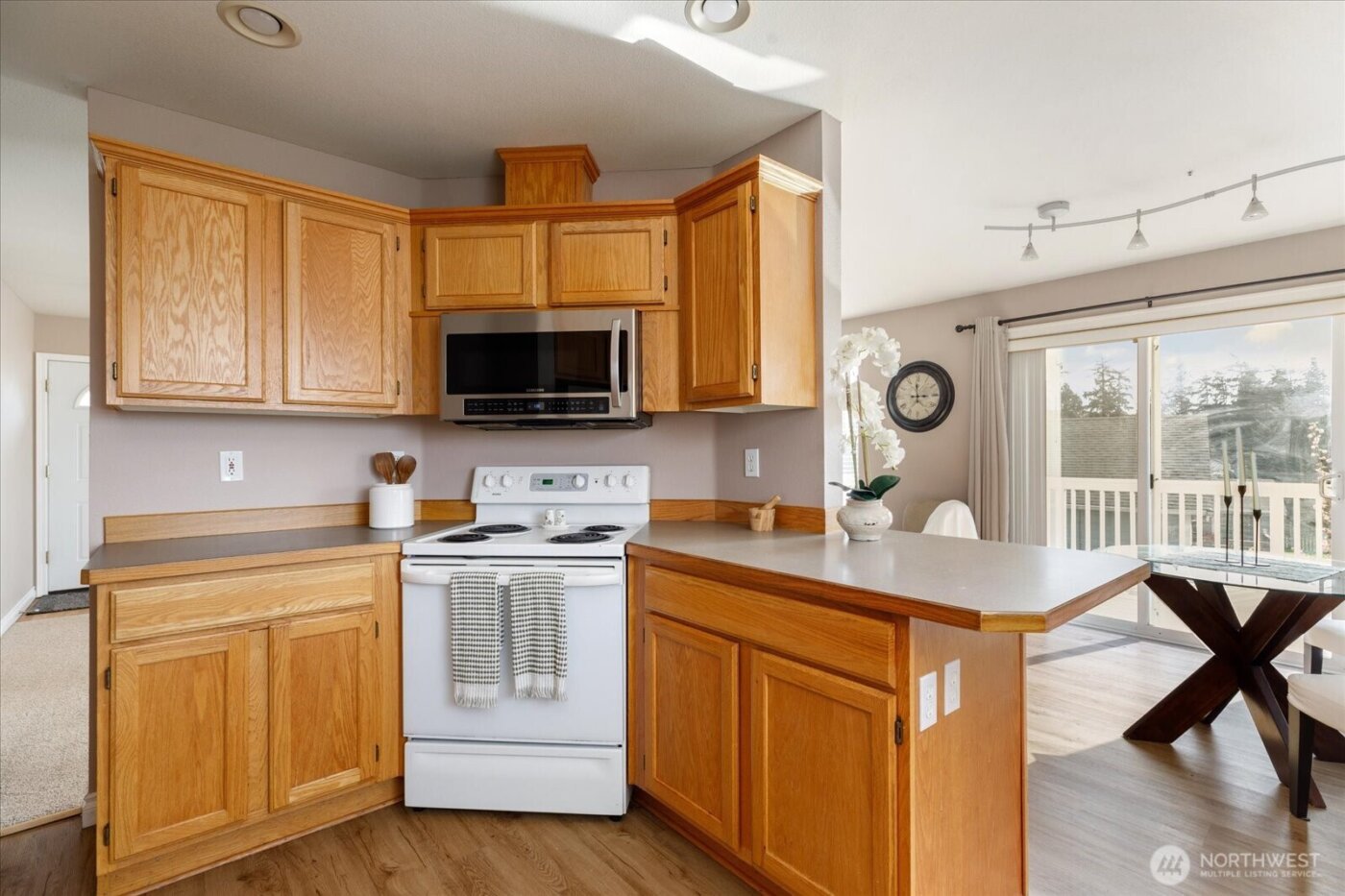 1859 SW Sunnyside Avenue , Oak Harbor, WA 98277