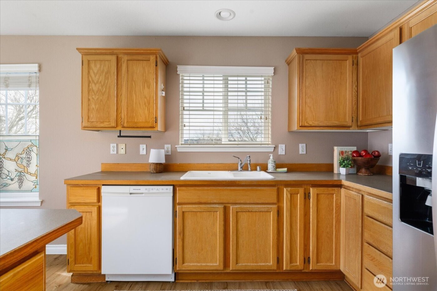 1859 SW Sunnyside Avenue , Oak Harbor, WA 98277