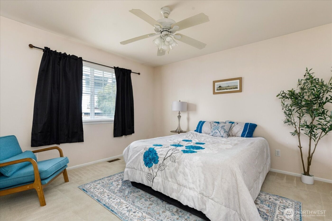 1859 SW Sunnyside Avenue , Oak Harbor, WA 98277