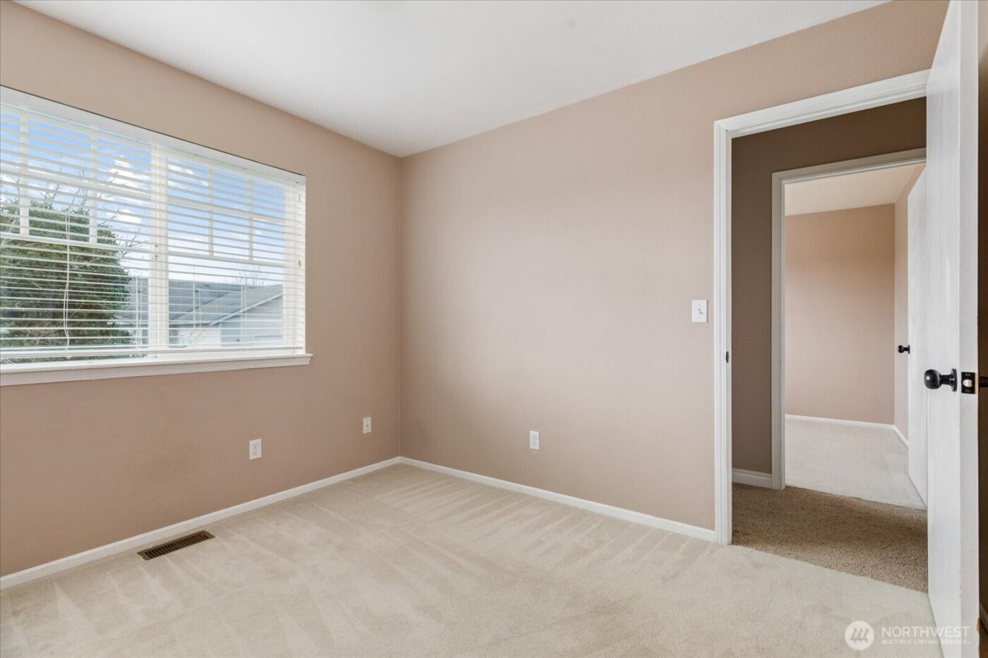 1859 SW Sunnyside Avenue , Oak Harbor, WA 98277