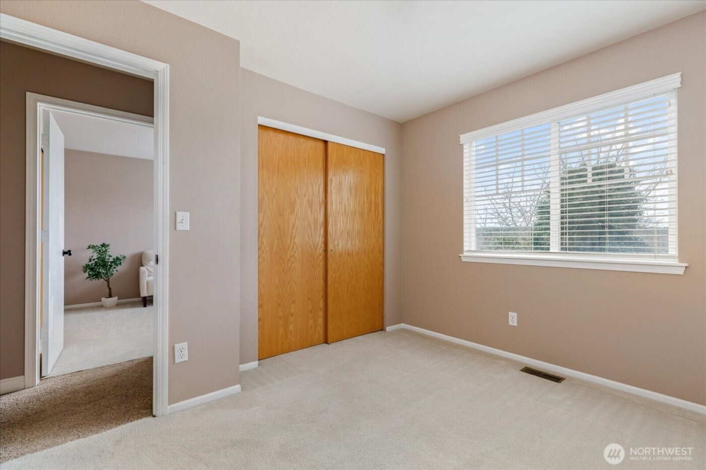 1859 SW Sunnyside Avenue , Oak Harbor, WA 98277